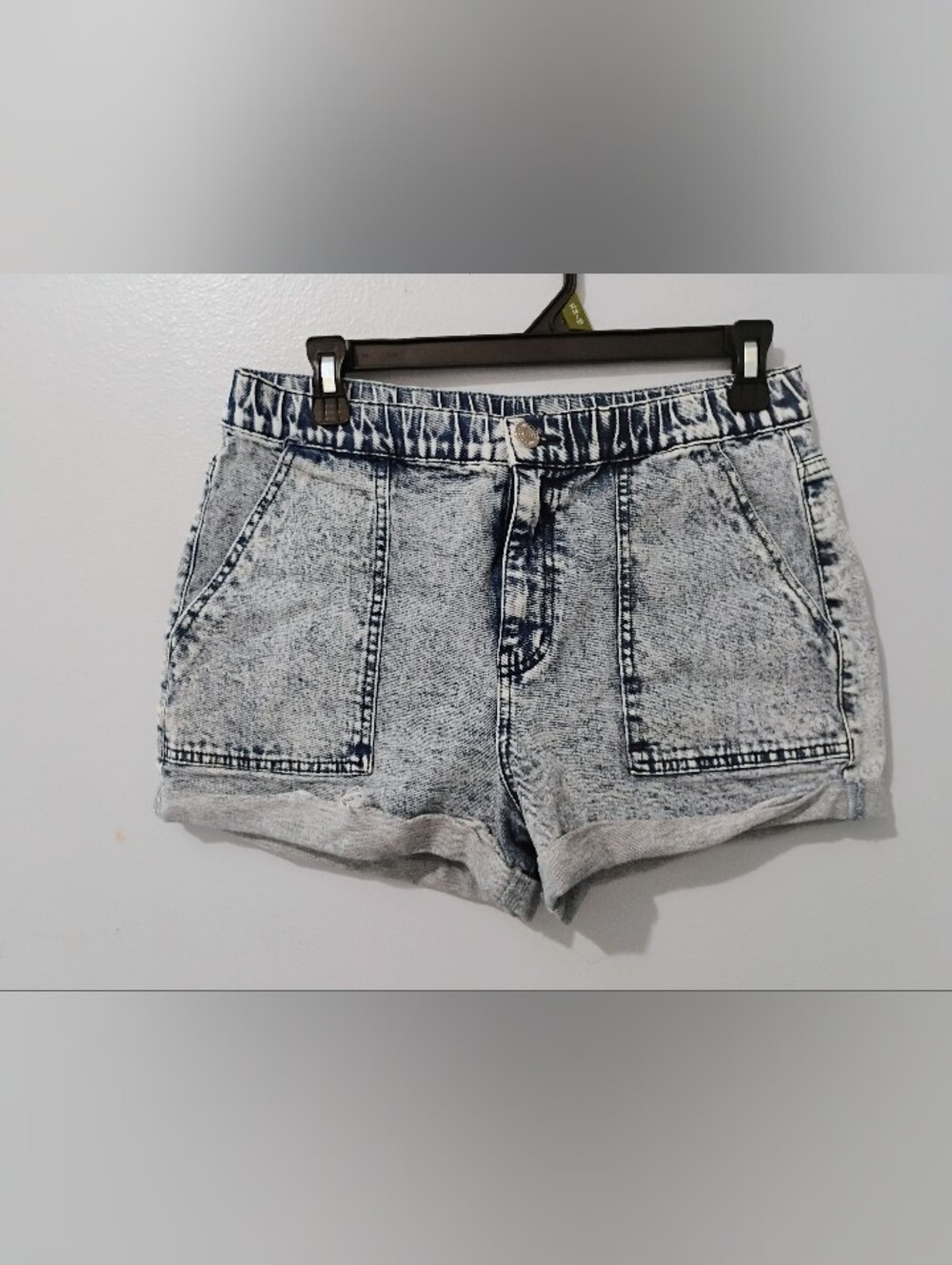 High-Waist Acid Wash Denim Shorts - Light Gray